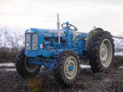 RJN Classic Tractors Fordson Roadless 6/4  tractor Model